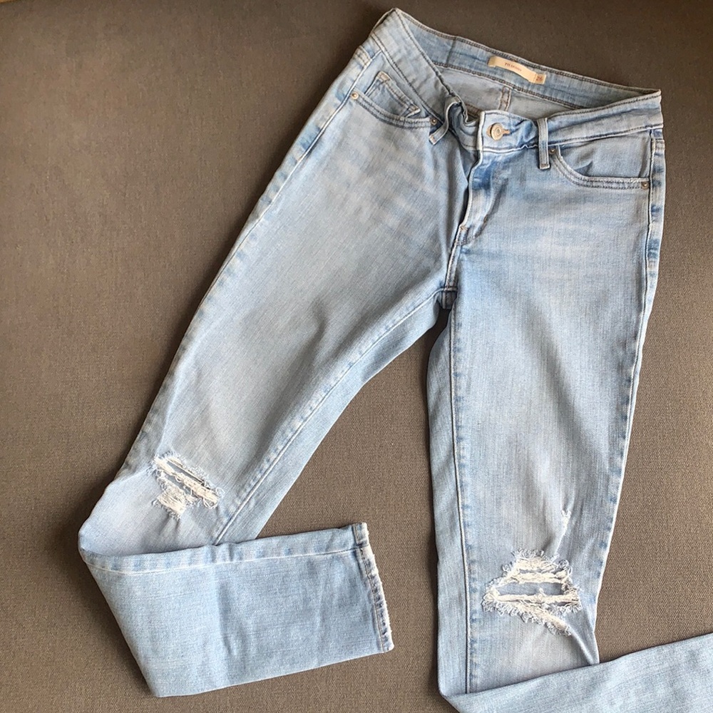 Levi’s 711 distress jeans